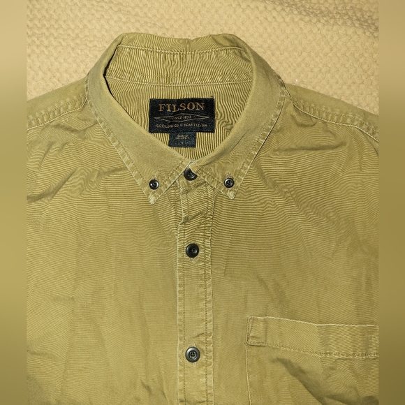 Mens Filson button down - Picture 3 of 5